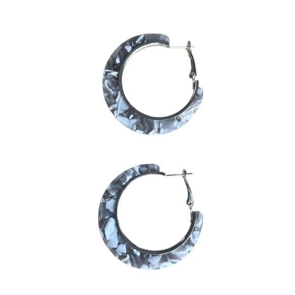 Gray Marbled Hoop Earrings - Picture 4 of 5